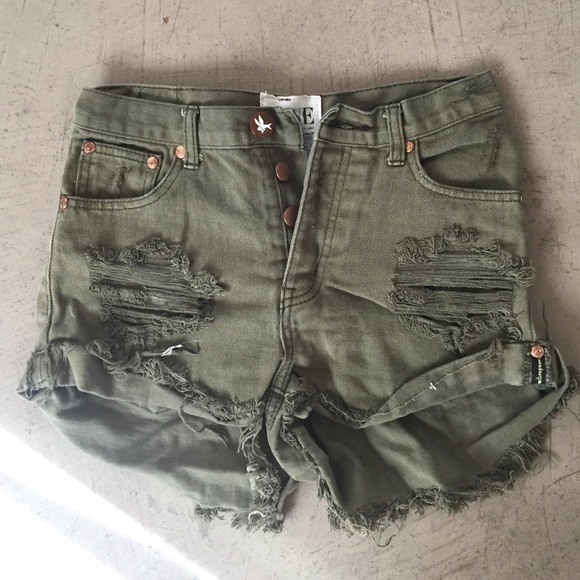 One Teaspoon Army green shorts