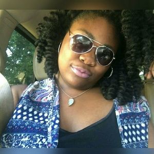 Meet your Posher, Tiara