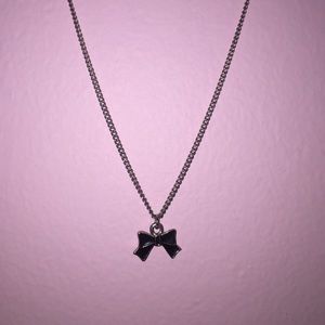 Black bow necklace