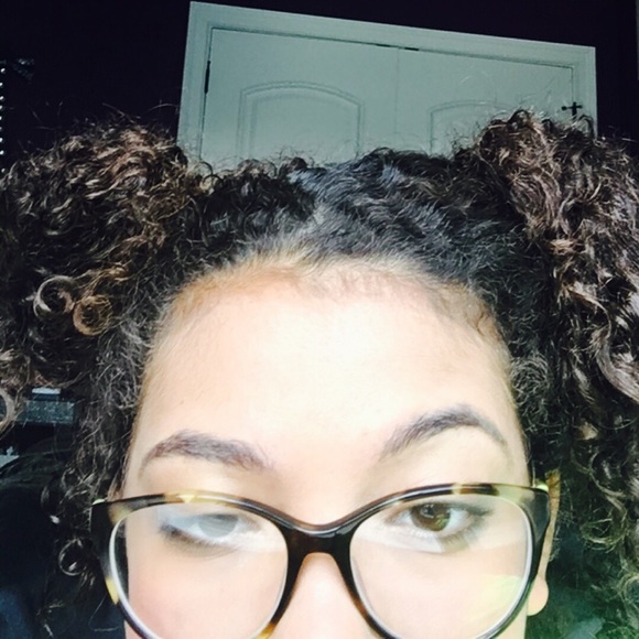 Meet your Posher, Kayla - Picture 1 of 1
