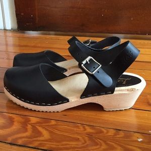 BNIB Lotta's From Stockholm Low Wood Black Clogs