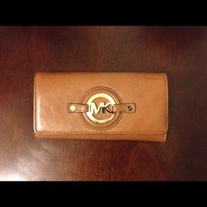 Michael Kors tan wallet
