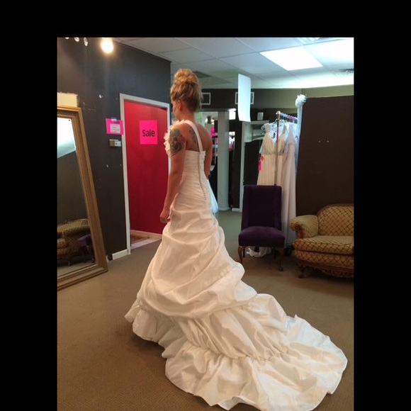 Modeca Wedding Dress Sz 4 - Picture 3 of 4