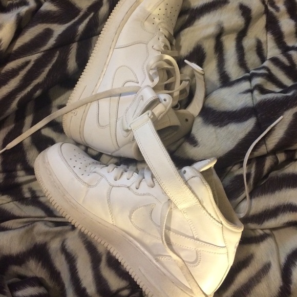 '82 Air Force 1's