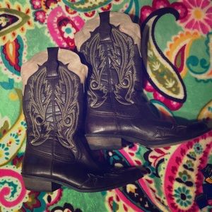 Women's cowboy boots
