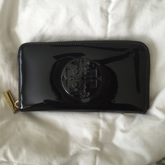 Tory Burch Black Patent Wallet