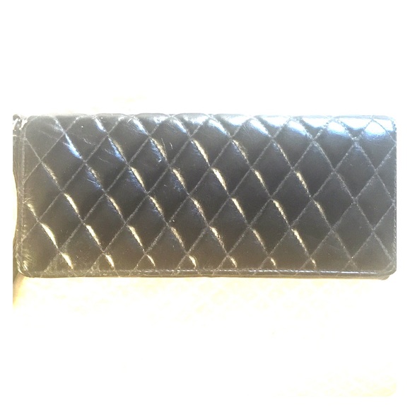Large black wristlet