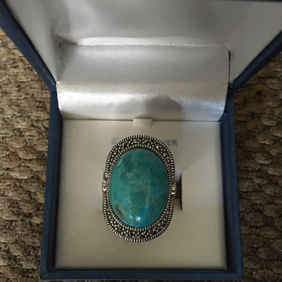 Gorgeous Silver & Turquoise Ring!