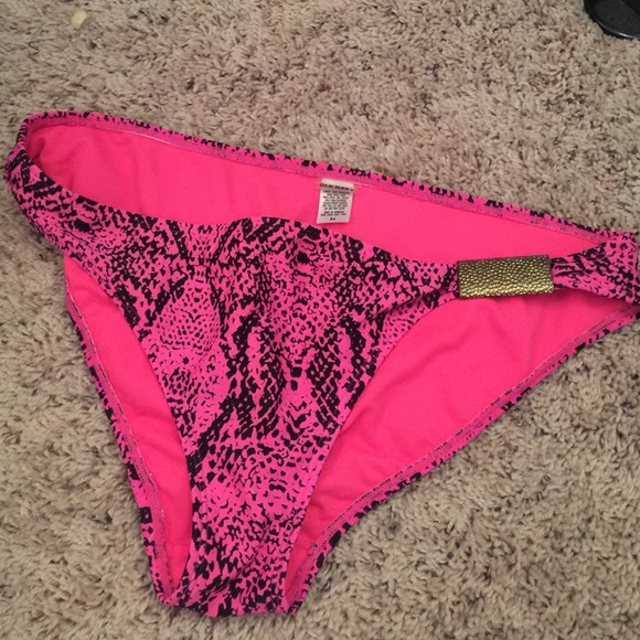 Bathing suit bottoms - Picture 3 of 3