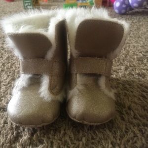 NWOT baby size 3 old navy boots