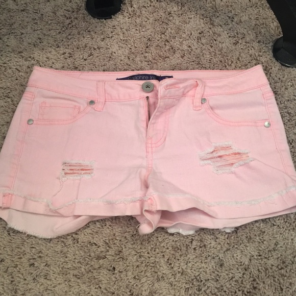 Pink distressed shorts - Picture 1 of 1