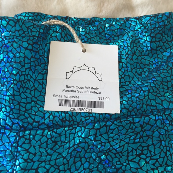 Shiny turquoise leggings! - Picture 2 of 2