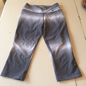 Nike Yoga/Running Capri Pants