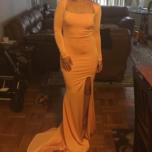 Prom dress by celebrity dresser TARIK EDIZ!! - Picture 2 of 4
