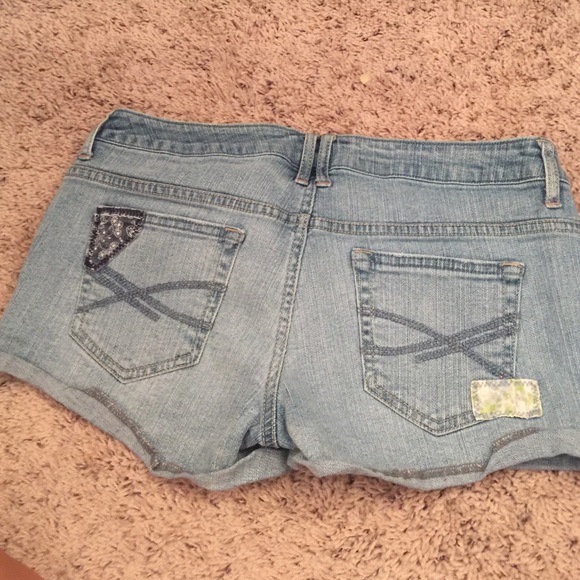 Vintage Shorts - Picture 2 of 2