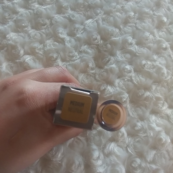 Urban Decay Naked Skin  Concealer - Picture 3 of 3