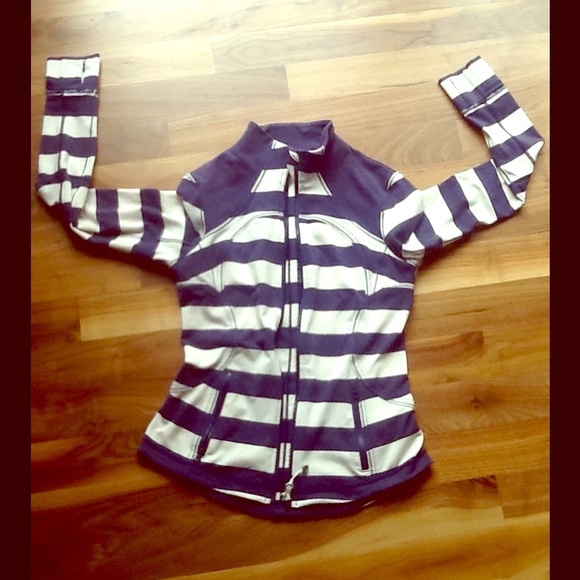 🚫RESERVED🛇Lululemon Athletica Stripe Zippy