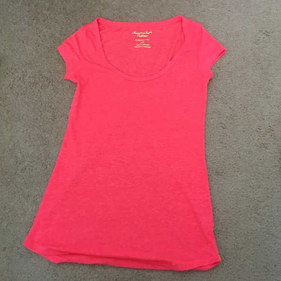 Round neck t shirt