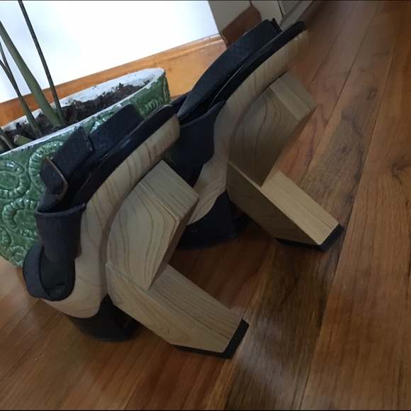 Wild Rose black geometric heels