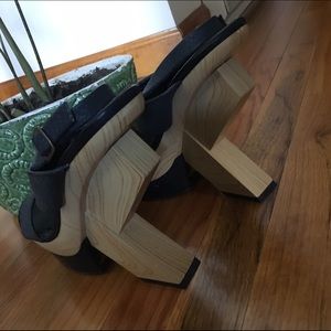 Wild Rose black geometric heels