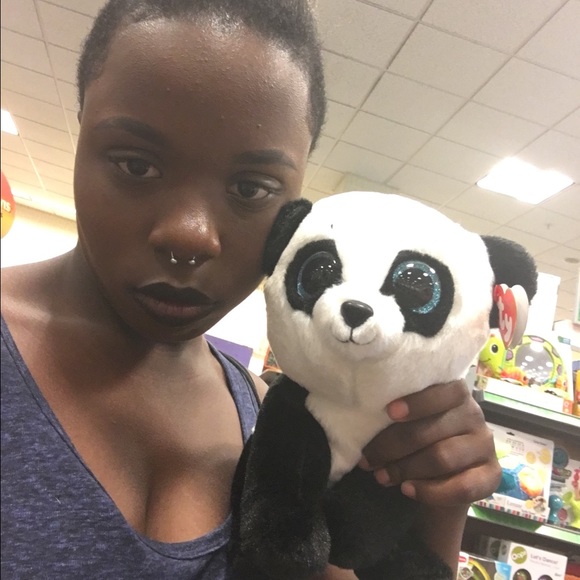 Meet your Posher, Andrea - Picture 1 of 1