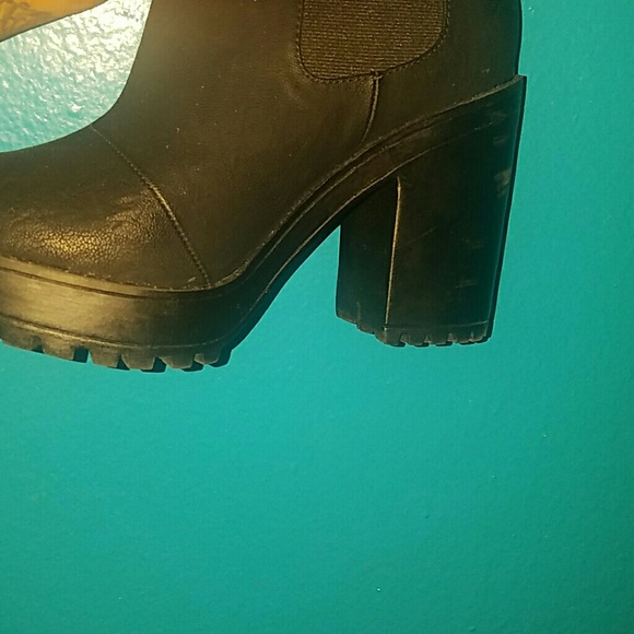 Wedge boots