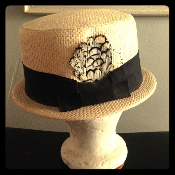 Vintage inspired box top straw hat w feather