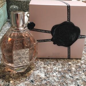 Viktor & Rolf flowerbomb