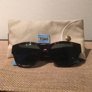 NWOT TOMS Gigi Tortoise Sunglasses, super cute!!