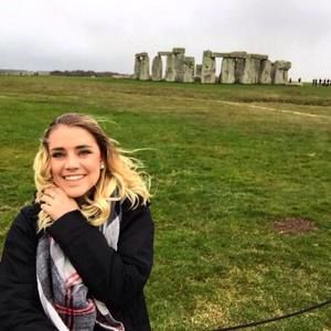 Meet your Posher, Danielle