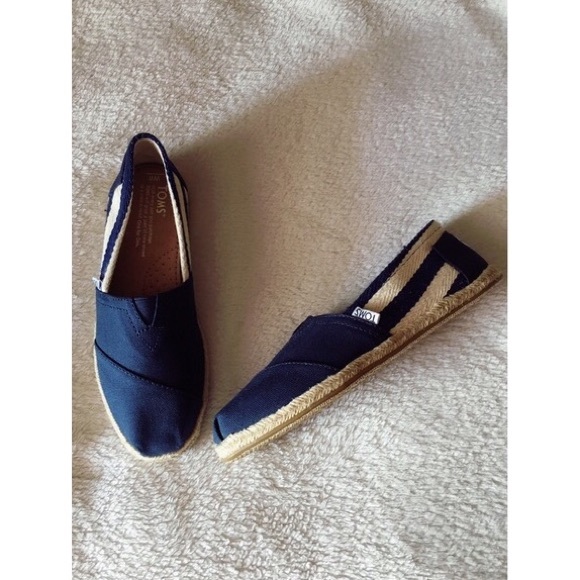 Navy Toms - Picture 1 of 4