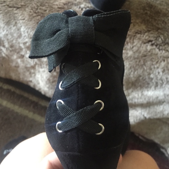 Guess heals - Picture 4 of 4