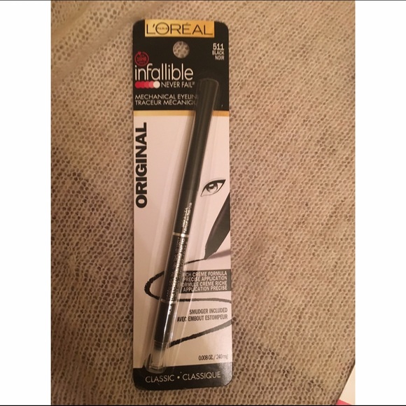 L'Oreal Makeup Bundle - Picture 2 of 4