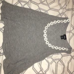 Floral Neckline Loose Crop Top