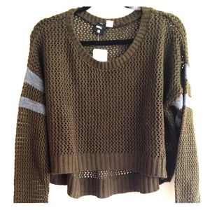 Cropped BDG/ Urban Outfitters Sweater