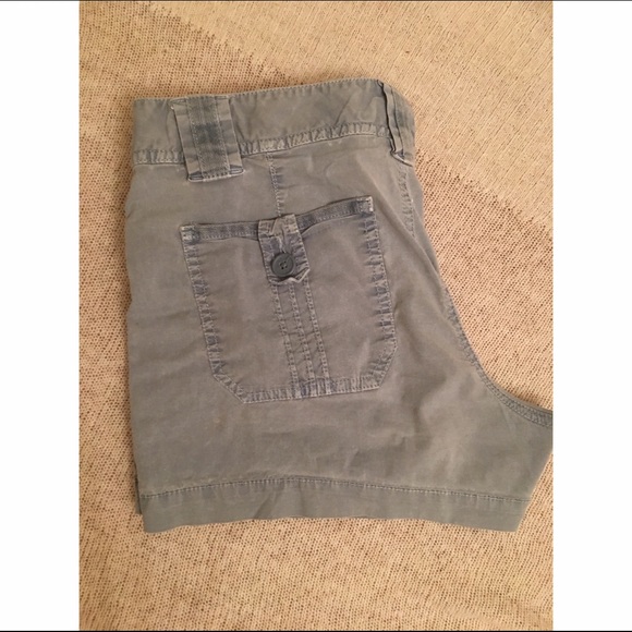 Old Navy Cargo Shorts - Picture 2 of 3