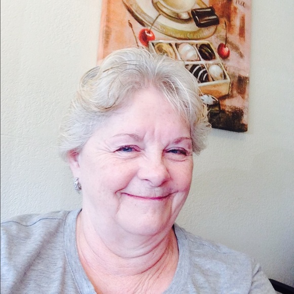 Meet your Posher, Vicki - Picture 2 of 2