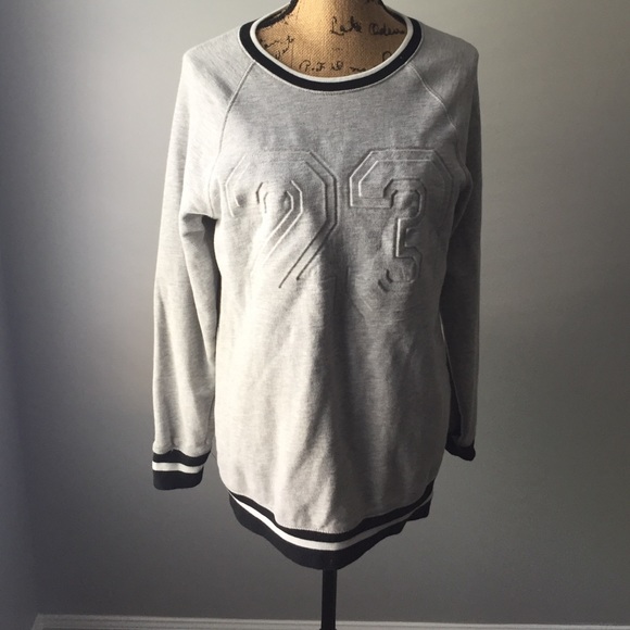 23 crew neck