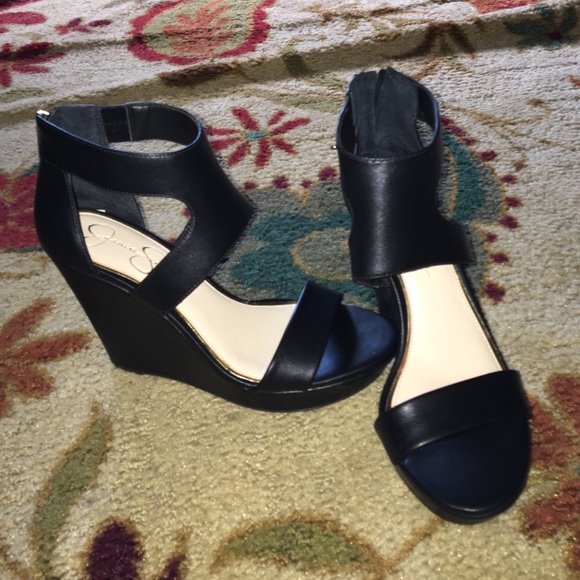 Jessica Simpson black wedges