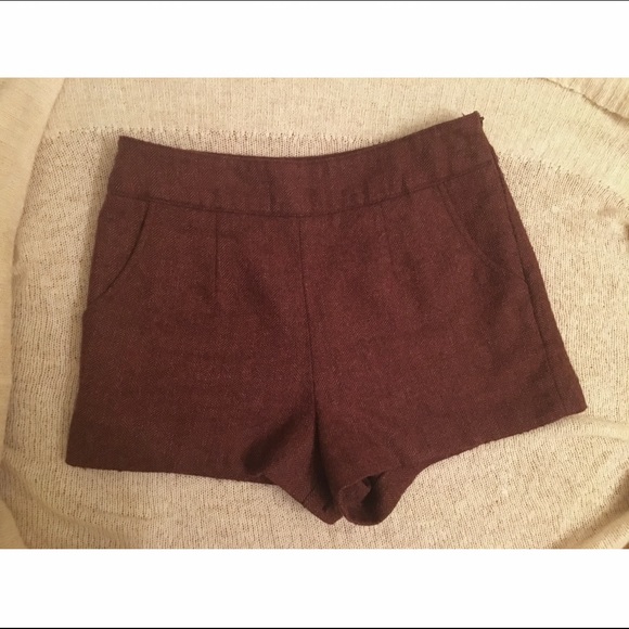 High-waist Wool Shorts - Picture 1 of 2
