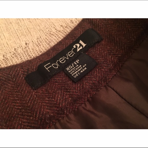 High-waist Wool Shorts - Picture 2 of 2