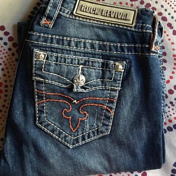 Rock revival jeans with peach stitching