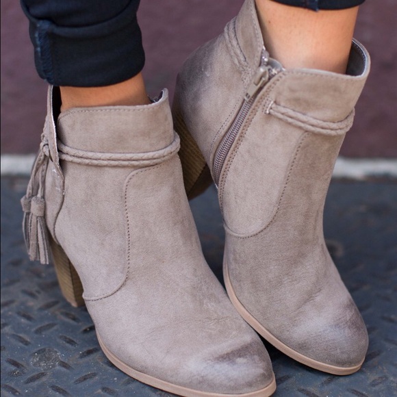 Taupe tassel ankle western booties all sizes - Picture 4 of 4