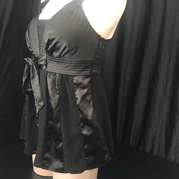 Xoxo fancy black sleeveless blouse. - Picture 3 of 4