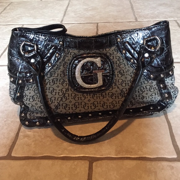 Guess Purse - Picture 1 of 3