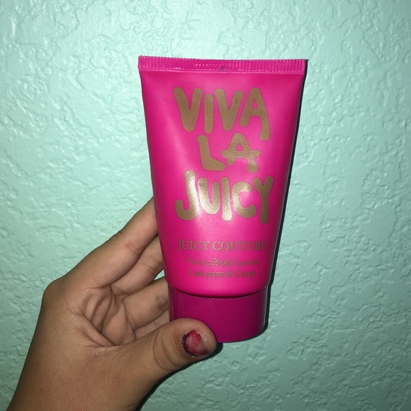 JUICY COYOURE LOTION only been used once full !💋