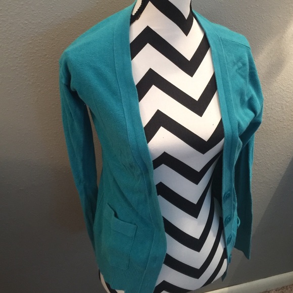 Blue/Green Cardigan 💙💚 - Picture 1 of 1