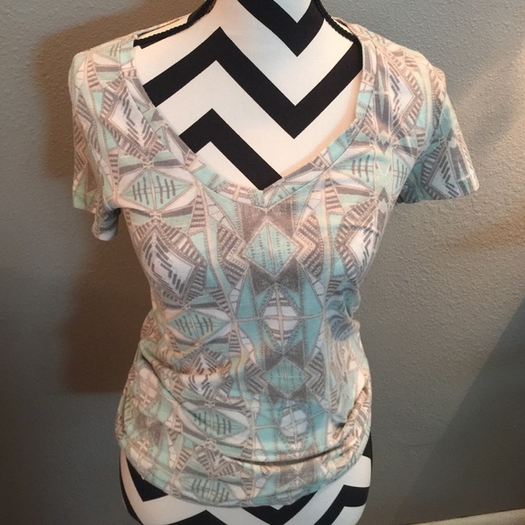 AZTEC Pacsun V Neck💛 - Picture 1 of 1