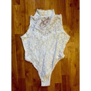 Highneck lace bodysuit