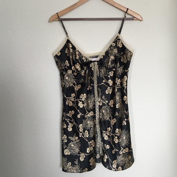 Victoria's Secret Other - 💻 CYBER MONDAY - Tie Front VS Teddy